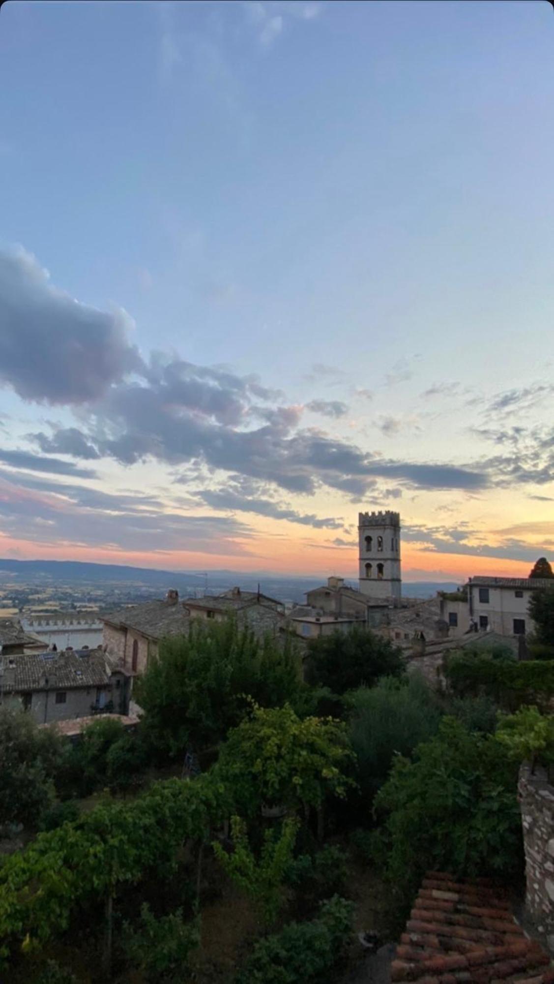 Monolocale L'Anfiteatro Romano Assisi Exteriör bild