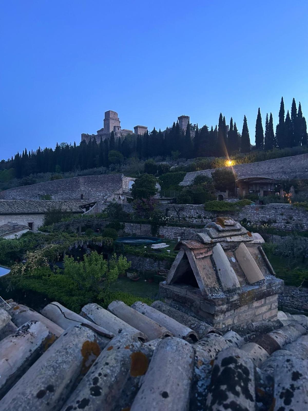 Monolocale L'Anfiteatro Romano Assisi Exteriör bild